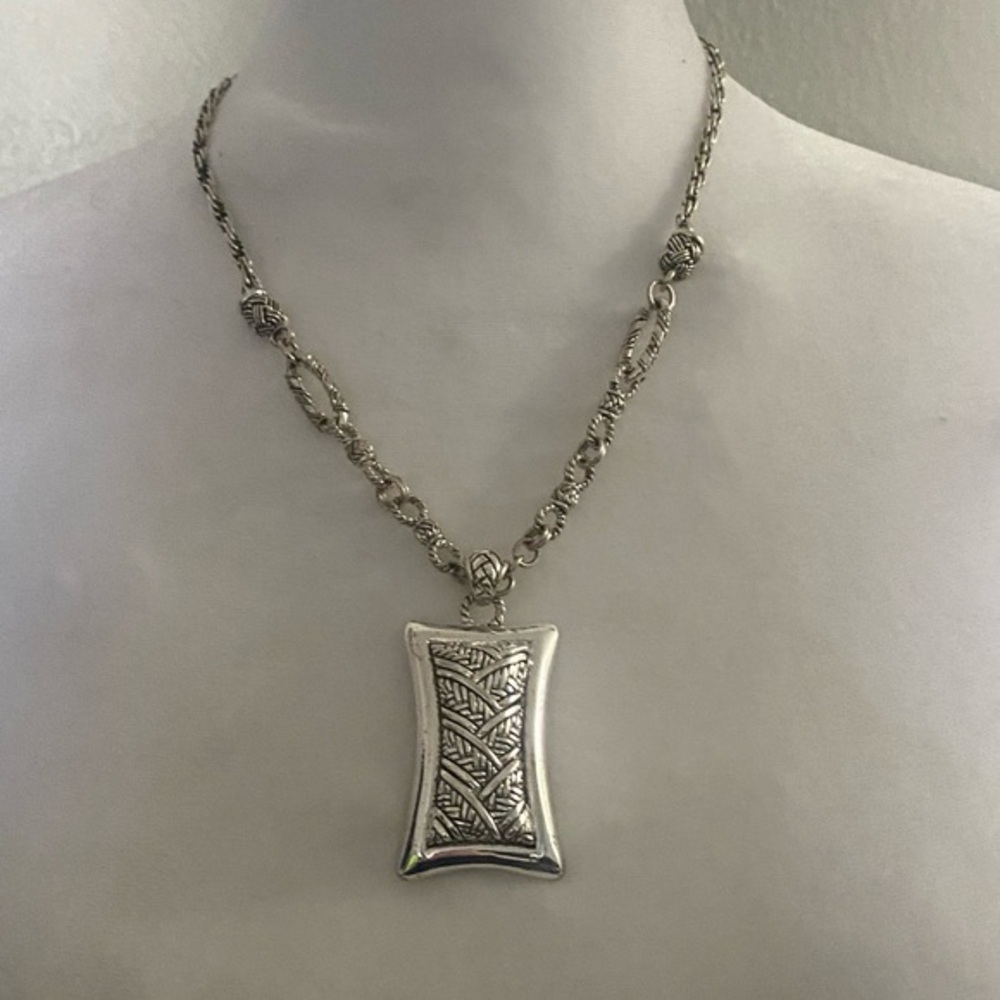 Vintage inspired fashion Elegant Silver Necklace